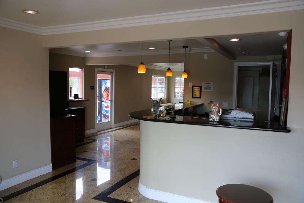 Chateau Inn & Suites Downey Exterior foto